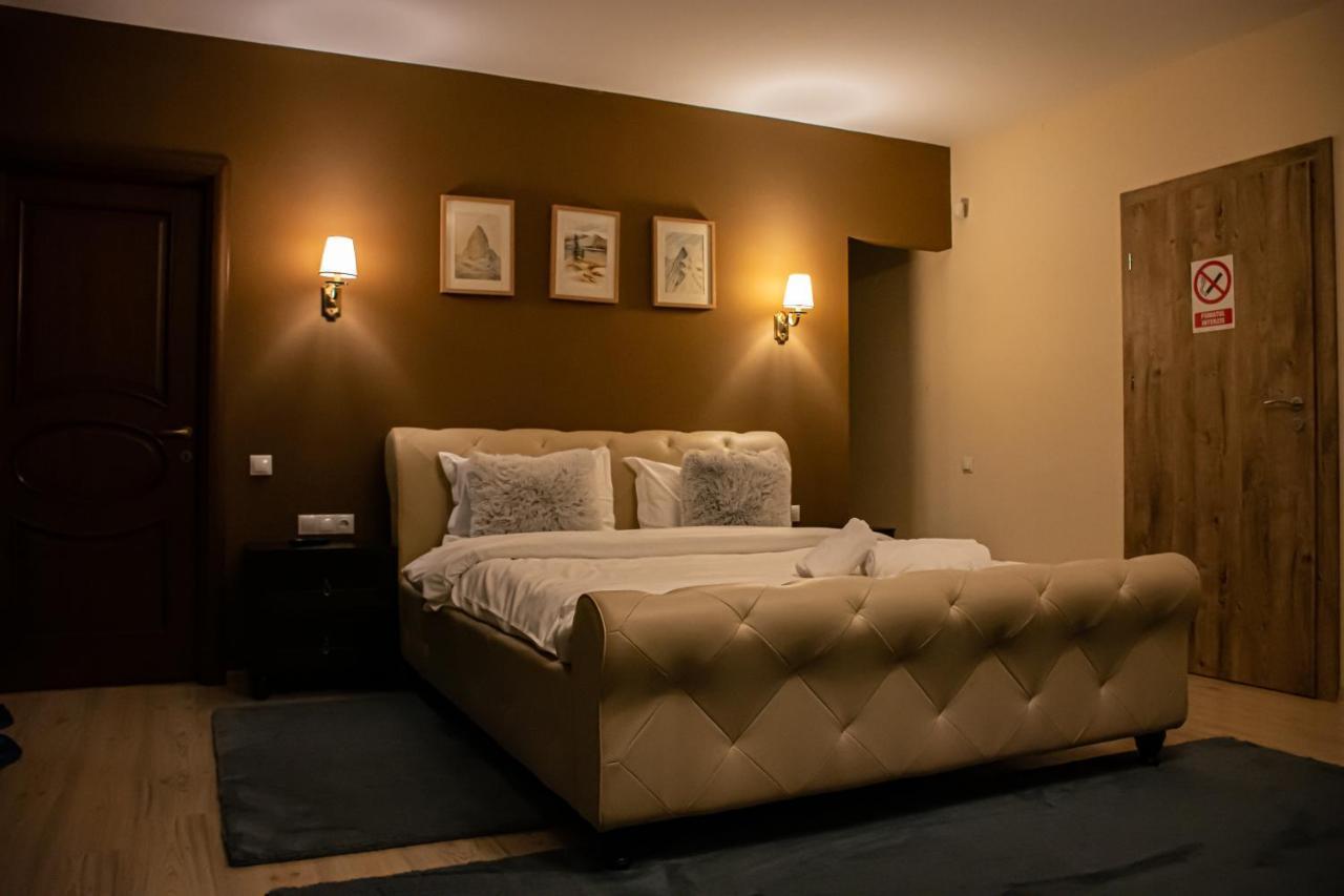 Janine Garden Hotel บราชอฟ ภายนอก รูปภาพ