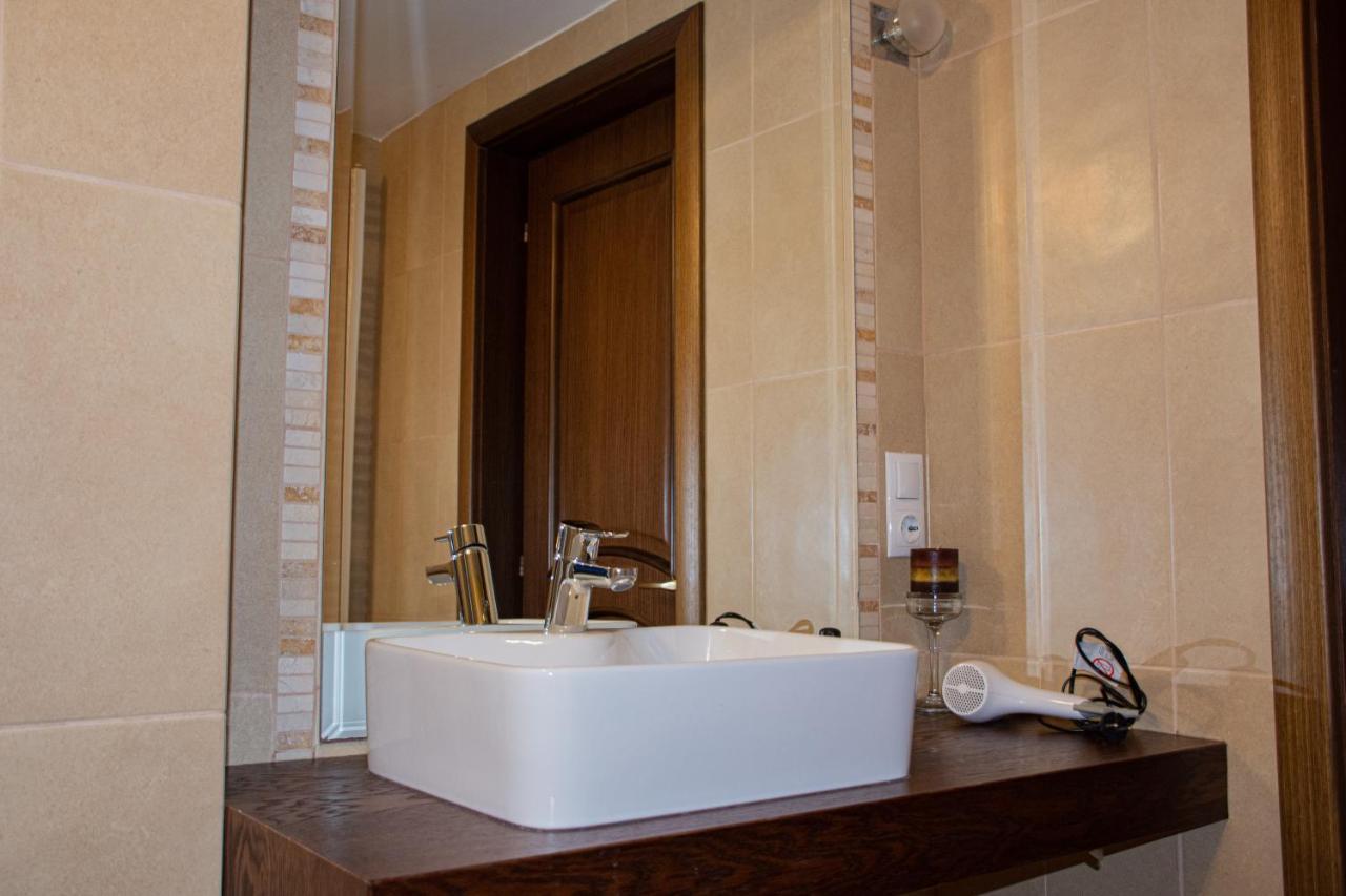 Janine Garden Hotel บราชอฟ ภายนอก รูปภาพ